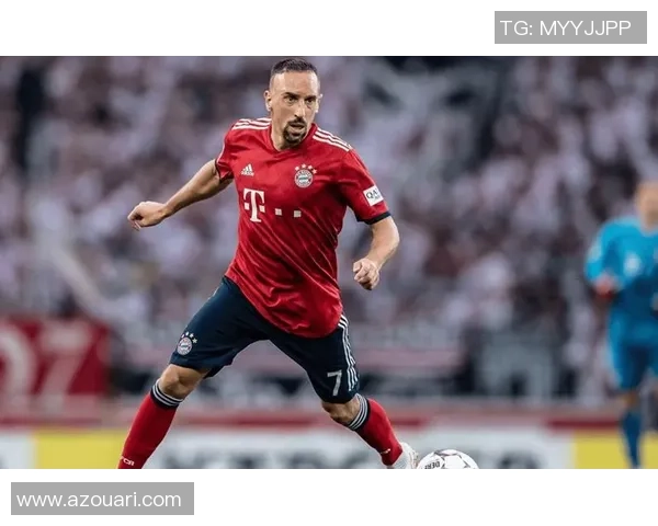 足球球星时尚风采全解析 揭秘球场内外的潮流与魅力